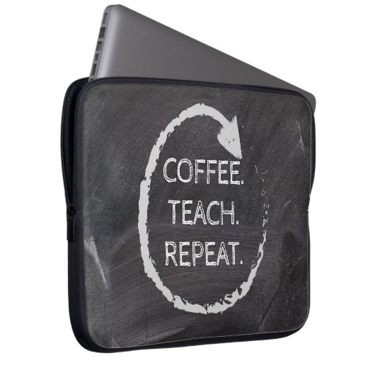 Anpassbare Phrase-Chalkboard-Kaffee-Teach-Wiederho Laptopschutzhülle (Vorne Rechts)