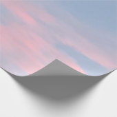 Anpassbare rosa Wolken Geschenkpapier (Ecke)