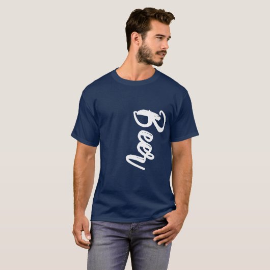 Anpassbare Textabschlag. Cooles Script-Word-Bier T-Shirt (Vorne ganz)