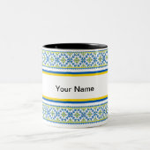 Anpassbare ukrainische Vyshyvanka Stickerei Mug Zweifarbige Tasse (Mittel)