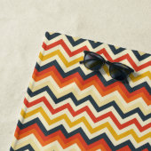 Anpassbare Zickzack Muster mit Retro-Farbblende Strandtuch (Beispiel)