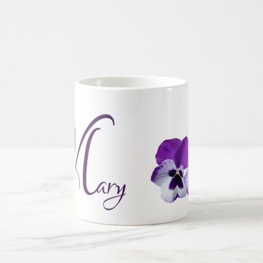Anpassbarer Name Mary lila pansy blumenboho Verwandlungstasse (Mittel)