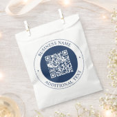 Anpassbarer QR-Code & Text | Dunkles Marineblau Geschenktütchen (Ausgeschnitten)