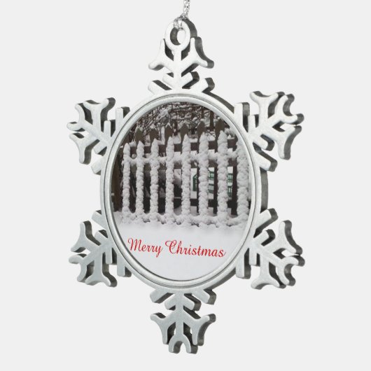 Anpassbarer Schnee auf einem Picketzaun Schneeflocken Zinn-Ornament (Rechts)