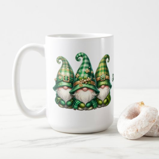 Anpassbarer St. Patrick's Day Kaffeetasse (Mit Donut)