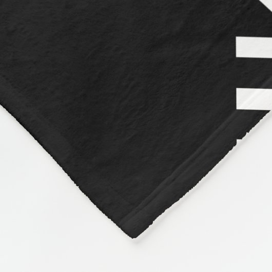 Anpassbarer Text | Bold Modern Black & White Fleecedecke (Ecke)