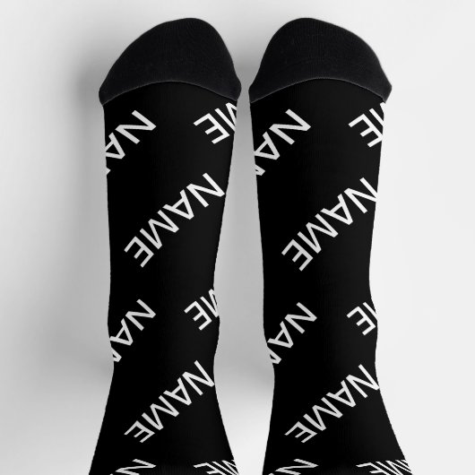 Anpassbarer Text | Bold Modern Black & White Socken (Oben)
