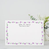 Anpassbares lila Blumenmuster Briefpapier (Stehend Vorderseite)