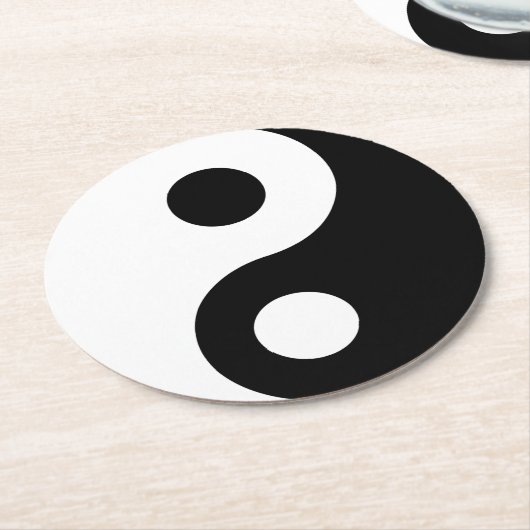 Anpassbares Yin Yang-Symbol Runder Pappuntersetzer (Angewinkelt)