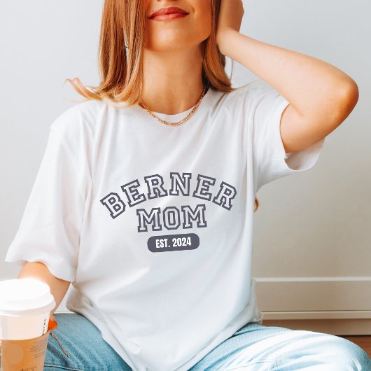 Anpassen der Berner Mama Est 2024 Moderner Hundelo T-Shirt