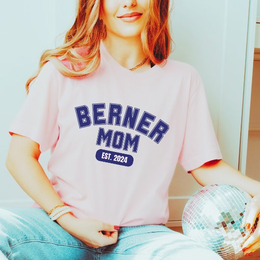 Anpassen der Berner Mama Est 2024 Moderner Hundelo T-Shirt