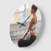 Anpassen des Fotos Moderne Yoga-Namaste-Skriptuhr Große Wanduhr (Winkel)