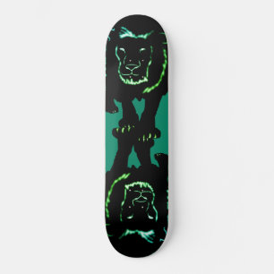 Anpirschender Löwe Skateboard