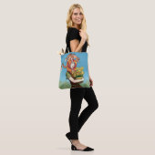 Ansammlung von Blume mit einem Drachen Tasche (Am Model)