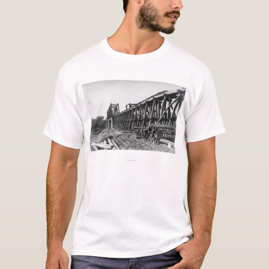 Ansicht der Chico-Oroville Brücke T-Shirt (Vorderseite)