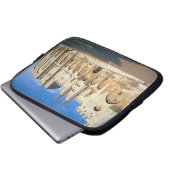 Ansicht der Eingangsfassade des Palastes (Foto) Laptopschutzhülle (Vorne Knopf)