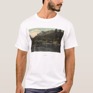 Ansicht der Felsspitzen, Schloss-Felsen T-Shirt
