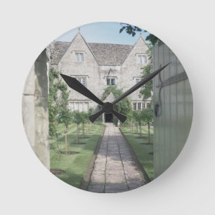 Ansicht der Front des Hauses (Foto) Runde Wanduhr