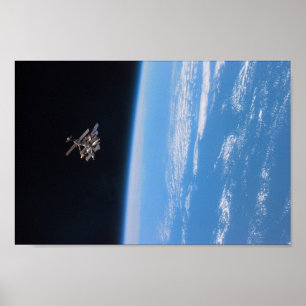 Ansicht der MIR-Raumstation vom Shuttle Atlantis Poster