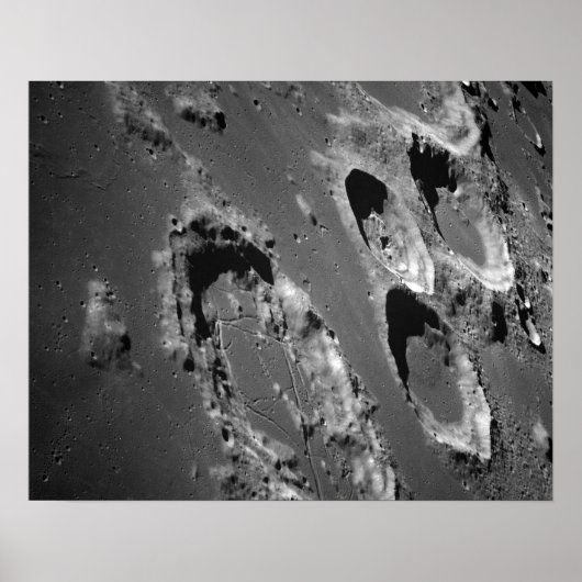 Ansicht der Mondfläche aus Apollo 8 Poster (Vorne)