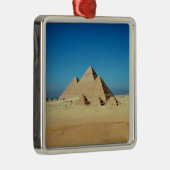 Ansicht der Pyramiden Ornament Aus Metall (Rechts)