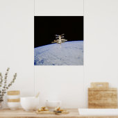 Ansicht der Raumstation Mir von Shuttle Atlantis Poster (Küche)