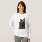 Ansicht der rechten Seite mit dem canopied Portal T-Shirt (Vorne ganz)