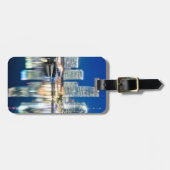Ansicht der Skyline mit Reflexion im Wasser, Miami Gepäckanhänger (Vorderseite horizontal)