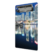 Ansicht der Skyline mit Reflexion im Wasser, Miami Mini Klemmbrett (Gewinkelt2)