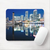 Ansicht der Skyline mit Reflexion im Wasser, Miami Mousepad (Mit Mouse)