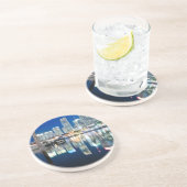 Ansicht der Skyline mit Reflexion im Wasser, Miami Sandstein Untersetzer (Seite)