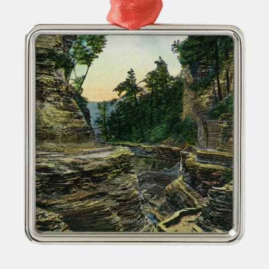 Ansicht der südlichen Eingangs-Schlucht Silbernes Ornament (Vorne)