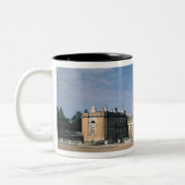 Ansicht der Westfront, umgebaut 1746-61 Zweifarbige Tasse (Links)