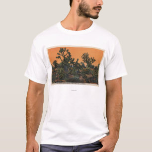 Ansicht der Yucca-Bäume in der Mohave-Wüste T-Shirt