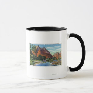 Ansicht des Bergs majestätisch und der Landung des Tasse