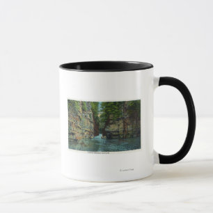 Ansicht des Bootes kommend durch das Gerinne Tasse