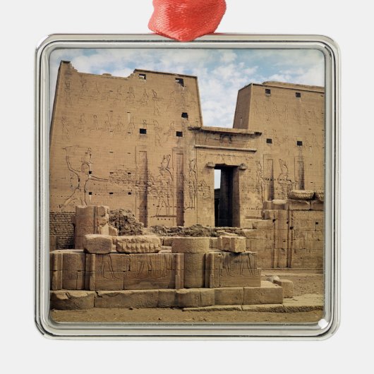 Ansicht des ersten Masts des Tempels von Horus Ornament Aus Metall (Vorne)