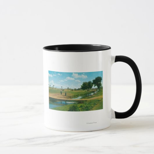 Ansicht des Golfer Hitting Ball Tasse (Rechts)