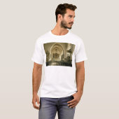 Ansicht des Innenraums der Kirche mit T-Shirt (Vorne ganz)