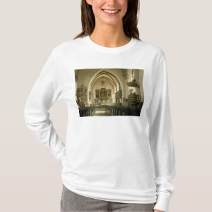 Ansicht des Innenraums der Kirche mit T-Shirt