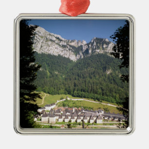 Ansicht des Klosterkomplexes Silbernes Ornament