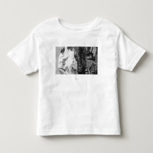 Ansicht des Paradies-Lagers und des Mt Kleinkind T-shirt