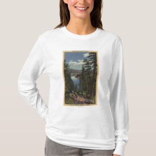 Ansicht des Sees durch die Kiefern # 2 T-Shirt