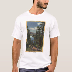 Ansicht des Sees durch die Kiefern # 2 T-Shirt