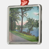 Ansicht des Seeufer-Antriebs entlang Chautauqua Ornament Aus Metall (Links)