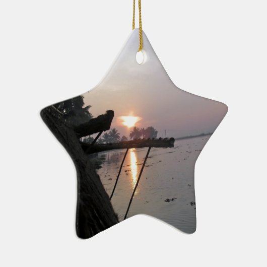 Ansicht des Sonnenaufgangs von einem Keramik Ornament (Rechts)