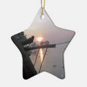 Ansicht des Sonnenaufgangs von einem Keramik Ornament (Links)