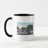 Ansicht einer BlumenparadeHollister, CA Tasse (Links)