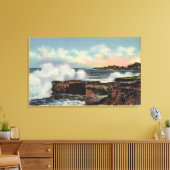 Ansicht eines Breakers auf der West Cliff Drive Leinwanddruck (Insitu (Wohnzimmer))