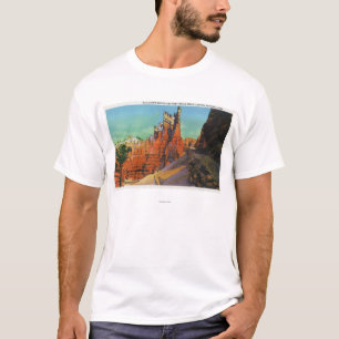 Ansicht Gullivers von Schloss und von neuen Spuren T-Shirt